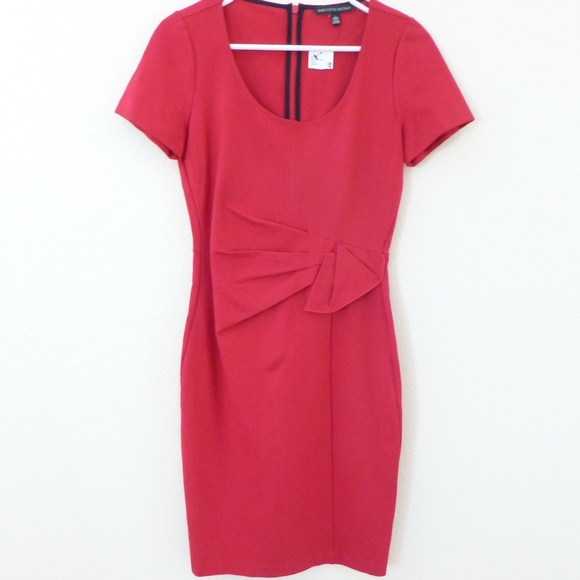 Saks Fifth Avenue Dresses & Skirts - SAKS FIFTH AVENUE Stretch Scoop Neck Dress